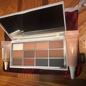 🆕Cosmetic bag with goodies